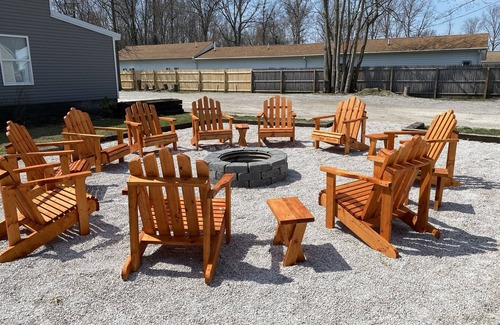 Geneva-on-the-Lake House | Pet Friendly | A/C | Wi-Fi & Cable | Grill |Walk to Lake| Firepit | Wine Country
