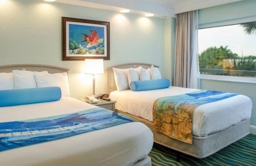 St. Pete Beach Hotel | Pet-friendly Accommodation Near the Beach! 2 Pools