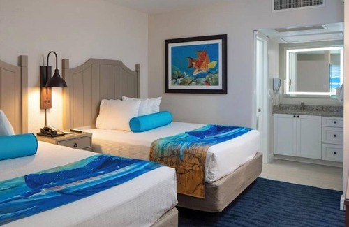 St. Pete Beach Hotel | Pet-friendly Accommodation Near the Beach! 2 Pools