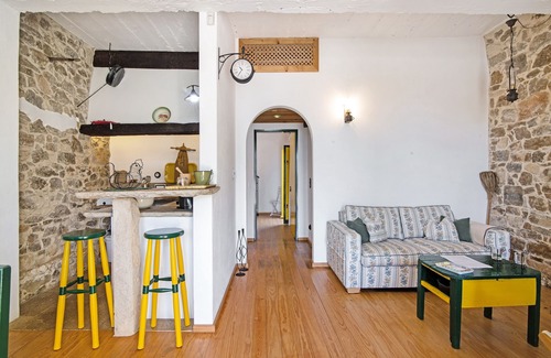 Charneca House | Pet-Friendly 'Algarve Charming Rural 1Br Villa' with Shared Terrace, Shared Pool & Wi-Fi