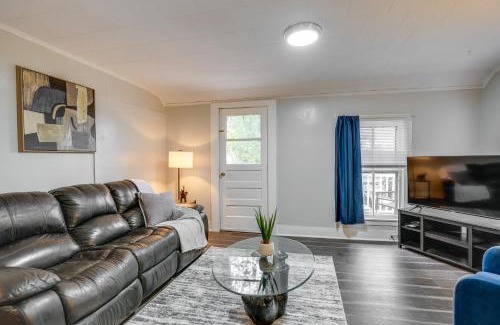Auburn Apartment | Pet-Friendly Auburn Apartment with Balcony!