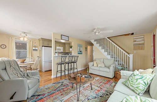 Ship Bottom House | Pet friendly. Bayside. Ship Bottom. Beach Badges. WIFI. High speed internet.