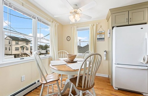 Ship Bottom House | Pet friendly. Bayside. Ship Bottom. Beach Badges. WIFI. High speed internet.