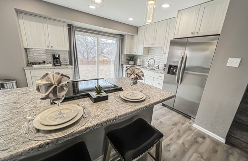 Rustic Hills House | Pet Friendly Close to all Attractions. MTN Views!