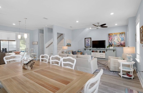 Dune Allen Beach House | *Pet Friendly | Community pool | Roof top deck | Steps to beach | Bike to shops, restaurants | Wi-Fi