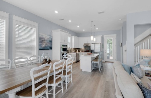 Dune Allen Beach House | *Pet Friendly | Community pool | Roof top deck | Steps to beach | Bike to shops, restaurants | Wi-Fi