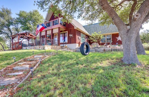 Canyon Lake House | Pet-Friendly Canyon Lake Cabin, 1 Mi to Water!