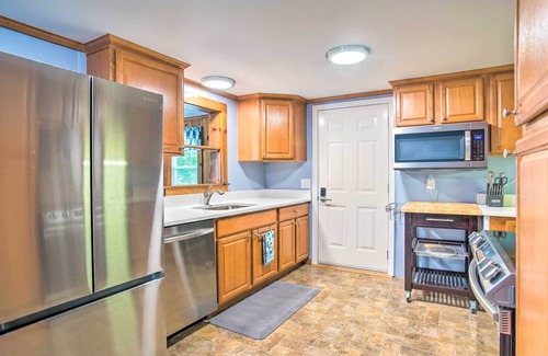 Dennis Port House | Pet-Friendly Cape Cod Getaway < 1 Mi to Beach