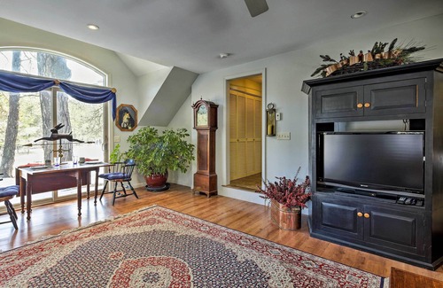 Eastham Cottage | Pet-friendly Cape Cod Home w/ Deck 2 Mi to Beaches