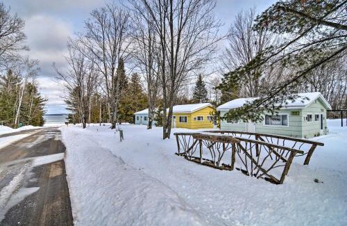Charlevoix House | Pet-Friendly Charlevoix Cabin Walk to Lakefront!
