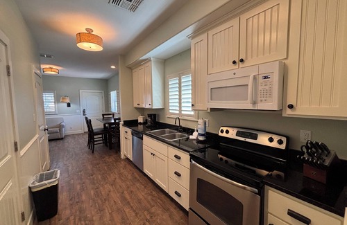 Port Aransas Condo | Pet Friendly, Close to the Beach, Golf Cart Access