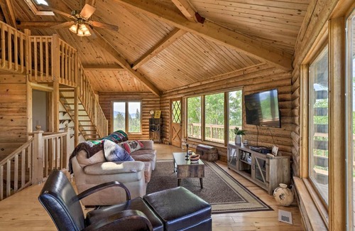 Indian Mountain House | Pet Friendly Como Cabin with Mountain Views!