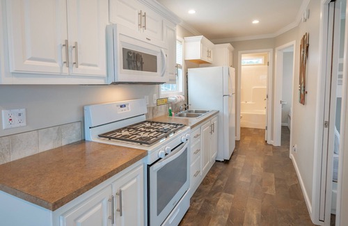 Coinjock Cottage | Pet-Friendly Cottage in Amenity-Filled Currituck Sound Campground (J04)