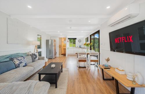 Woombye House | Pet friendly cozy cabin