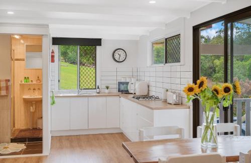 Woombye House | Pet friendly cozy cabin