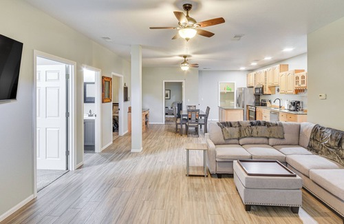 Fulton Apartment | Pet-Friendly Downtown Fulton Apt w/Smart TV!