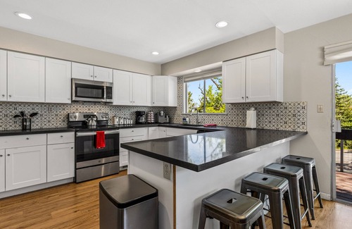 Flagstaff House | Pet-friendly duplex with spa, fire pit, just minutes to downtown and shopping!