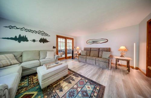 Pymatuning Central House | Pet-Friendly Espyville Home with Yard and Fire Pit!