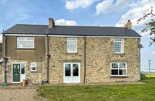 Durham Cottage | Pet friendly farmhouse retreat in the heart of County Durham.