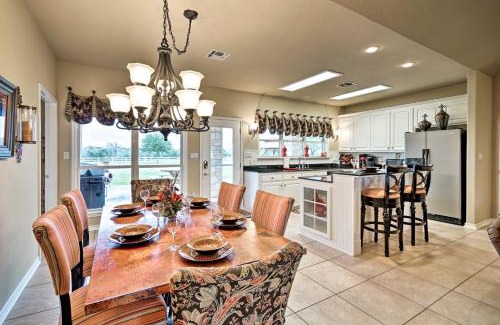 Waelder House | Pet-Friendly Flatonia House with Patio and Gazebo!