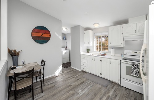 Prescott Cabin | Pet-Friendly. Fully fenced yard