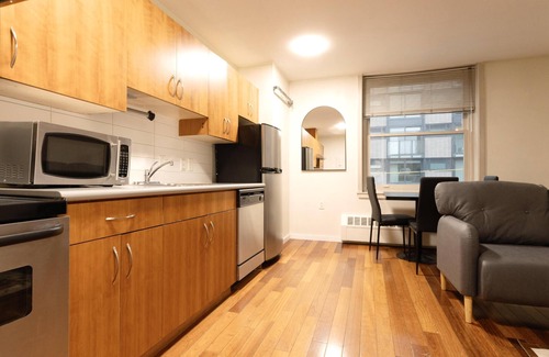 Gastown Apartment | Pet Friendly Furnished One Bedroom@440 Richards