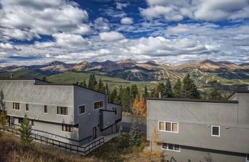 Woodmoor Resort | Pet-Friendly Gold Point Resort-3 Bedroom Penthouse in Breckenridge
