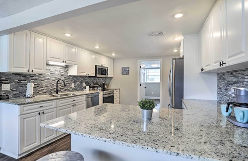 Gulfport House | Pet-Friendly Gulfport Home < 2 Mi to Beach