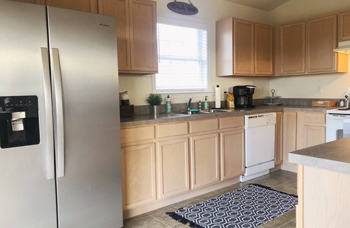 Colington House | Pet Friendly Home with Private Tiki Bar - 3-minute drive to the beach!