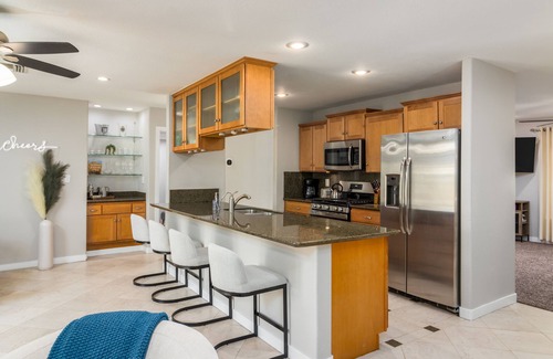 Tempe House | Pet Friendly, Heated pool $, BBQ, Poker Table