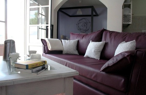 Montecorto Apartment | Pet Friendly Holiday Home 'Romantic paradise 1' with Pool, Garden and Wi-Fi