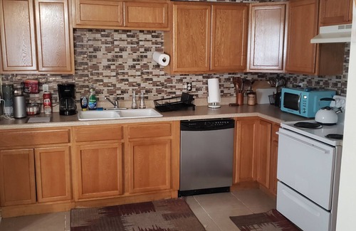 Chalmette House | Pet Friendly Home 1/2 mile away from park and 5.5 miles from the french quarter