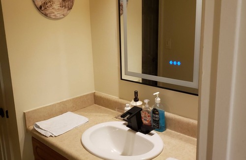 Chalmette House | Pet Friendly Home 1/2 mile away from park and 5.5 miles from the french quarter