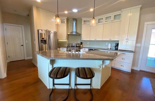 Kanab House | Pet-Friendly Home in Kanab with red rock views.