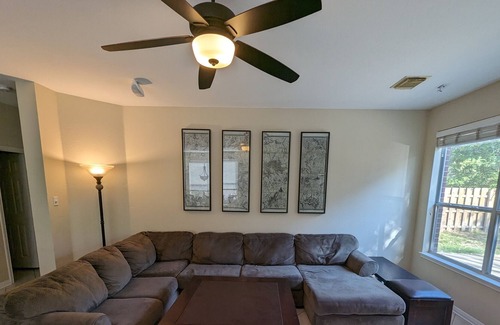 Scofield Farms House | Pet Friendly Home near the Domain sleeps 13