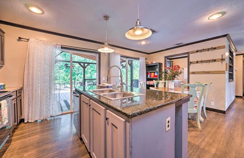 Broken Bow House | Pet-Friendly Home w/Pool in Broken Bow!