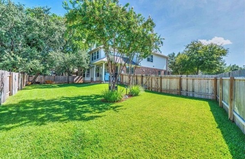Deer Creek Ranch House | Pet Friendly Home, w/Jacuzzi & PoolTable, High Ceilings, Sleeps 9