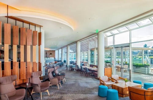 Redwood Shores House | Pet-friendly Hotel with Scenic Lagoon or Mountain View, Outdoor Swimming Pool!