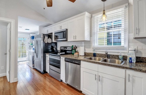 Beach Institute House | Pet Friendly in Historic District w/Private Courtyard by Lucky Savannah