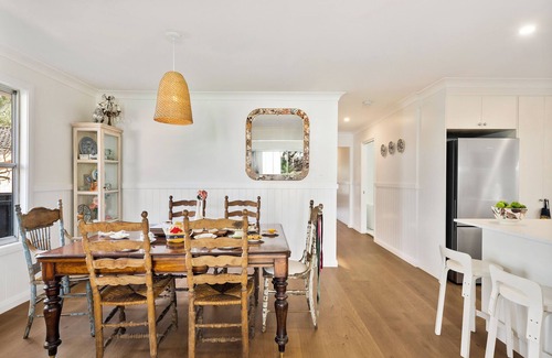 Jamberoo Cottage | Pet-friendly Jamberoo cottage — 5 mins to Action Park, 10 mins to Kiama