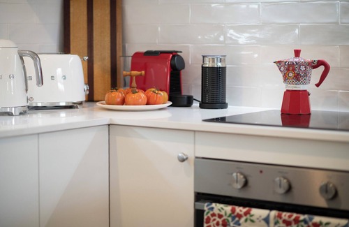 Jamberoo Cottage | Pet-friendly Jamberoo cottage — 5 mins to Action Park, 10 mins to Kiama