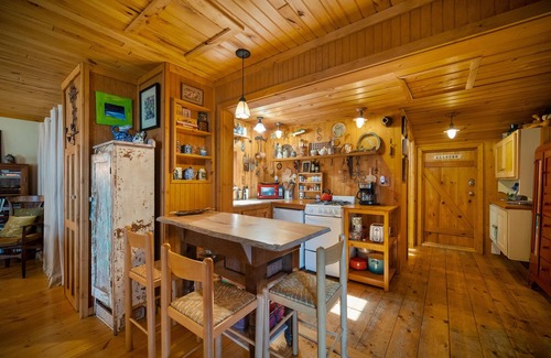 Cheboygan Cottage | Pet Friendly, lakefront, WIFI, super cozy