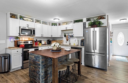 Granbury House | Pet-Friendly Lakefront Retreat w/Boat Access!
