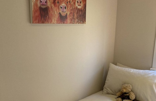 South Laggan Ski Chalet | Pet friendly Lodge with Loch view