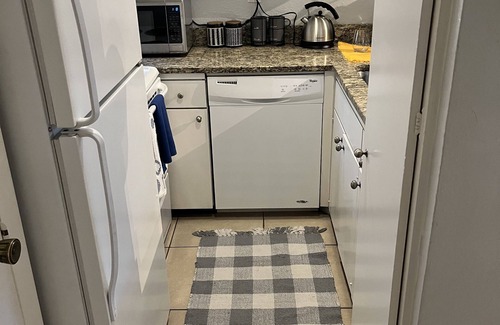 Turtle Creek Condo | Pet friendly loft in Uptown Dallas w/patio & grill