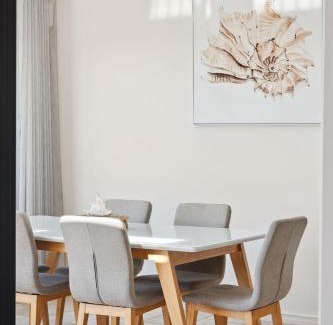 Wannanup House | Pet Friendly Luxe Canals Waterfront Retreat with Private Jetty & Spa
