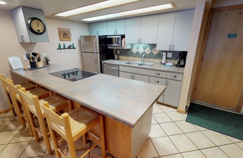 Frisco House | Pet Friendly on River! Pool, 2 Hot Tubs! Walk/Easy Drive to Shops, Dining