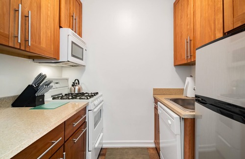 Upper East Side Apartment | Pet-Friendly One Bedroom on the Upper East Side