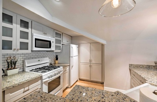 Alhambra House | Pet-Friendly Phoenix Retreat ~ 5 Mi to Downtown!