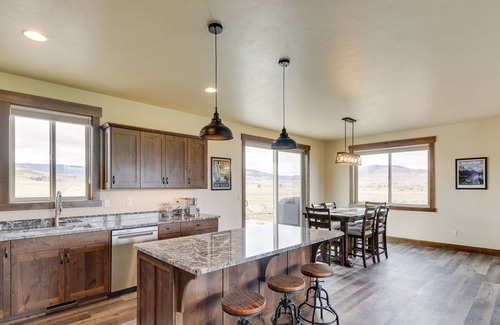 Polson House | Pet-Friendly Polson Home w/ Mountain Views!